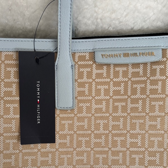Tommy Hilfiger Beige and Light Blue Tote - Picture 2 of 7